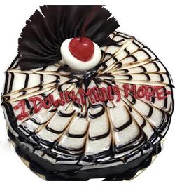 send special black forest round cake to dhaka
